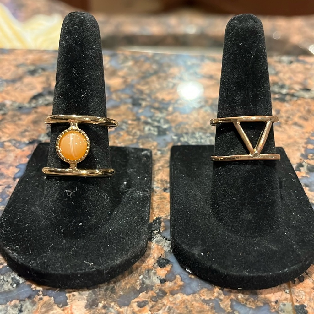 Set of 2 Gold double band rings size 7 & 6.5